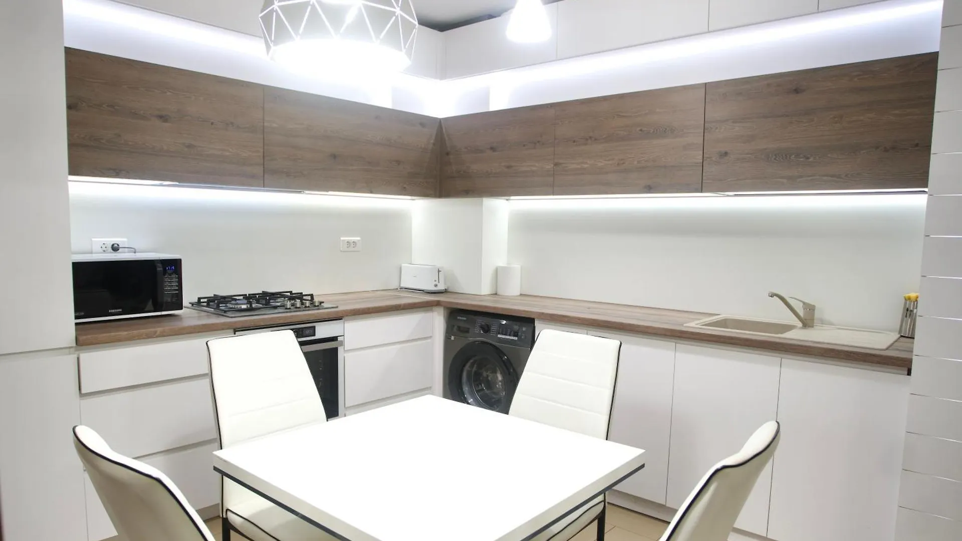 Nordic Nest I Family Apartment With Parking Bucharest